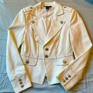 White fitted jacket